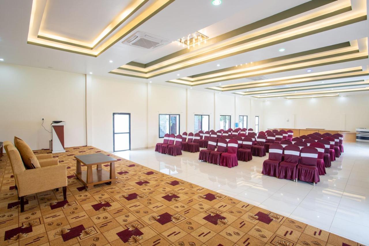 Lumbini Palace Resort Extérieur photo